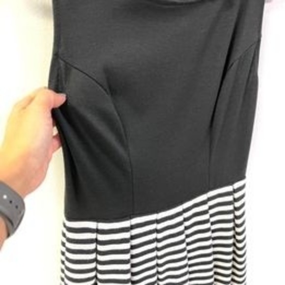 Xhilaration Woman Black White Striped Poly Spandex Sleeveless Dress size XS/S - Picture 4 of 6